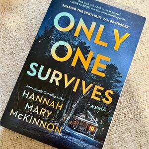 Only One Survives by Hannah Mary McKinnon - Paperback Thriller
